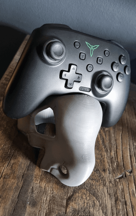 Cubone Controller houder | Props & Display Items | Morningstar3D